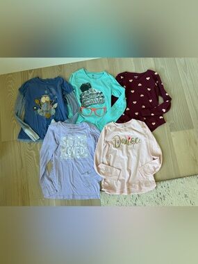 Girls' Mint Green Long-Sleeve Tee with Beanie & Glasses Graphic